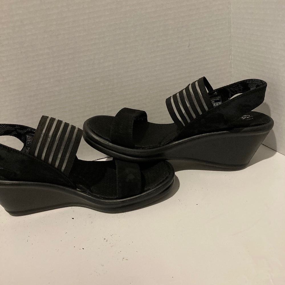 Woman’s Skechers ,memory Foam Footbed , black Suede Sling Back